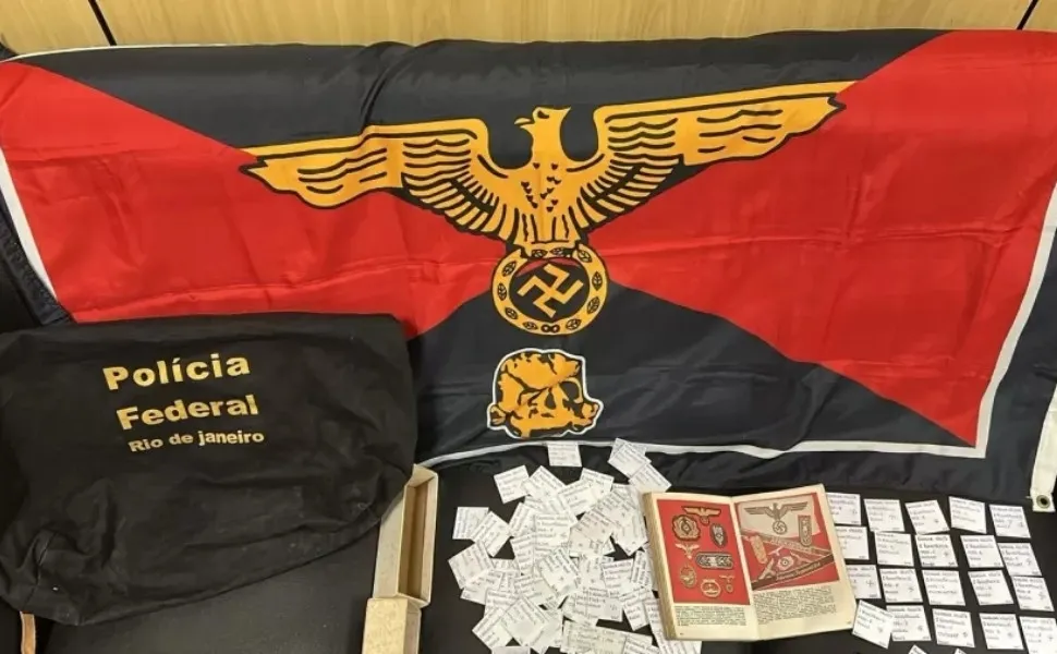 Imagem ilustrativa da imagem Idoso que vendia material nazista pela internet é preso em flagrante no Rio