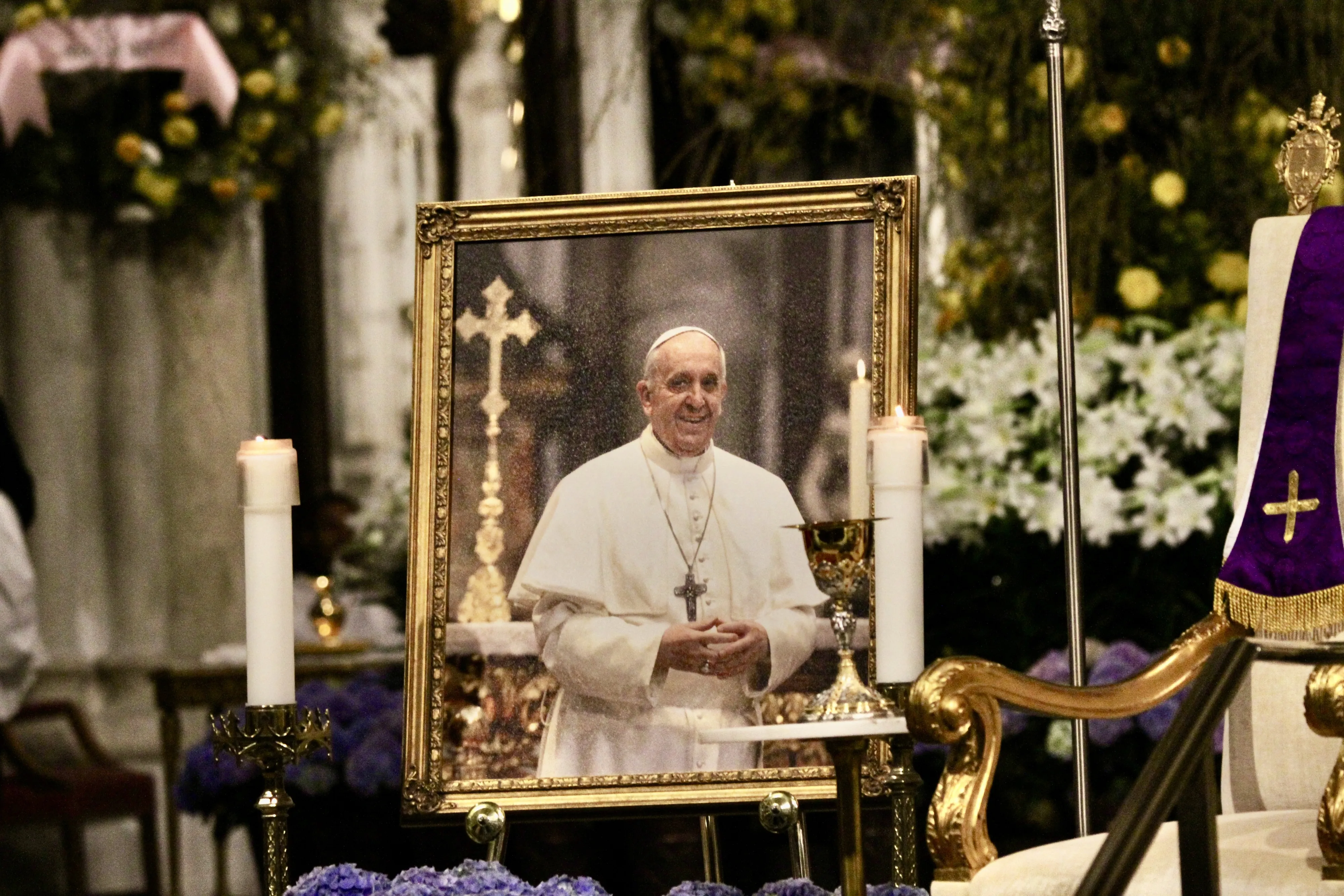 Imagem ilustrativa da imagem Lembre livros sobre o papa Francisco, que refletem sua fé, política e humanidade