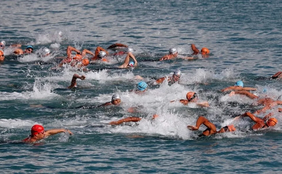 Imagem ilustrativa da imagem Maratona aquática agita o litoral da Serra