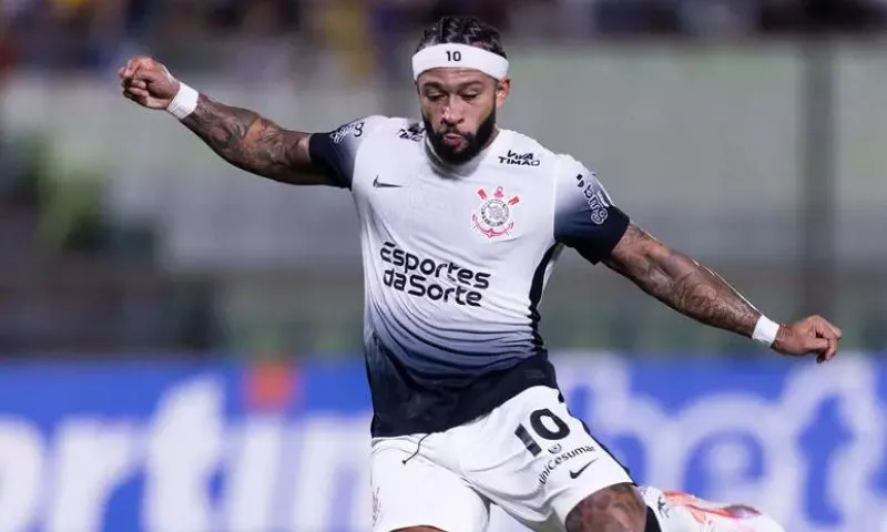 Imagem ilustrativa da imagem Memphis vira para o Timão e afunda o Sport na lanterna da Série A