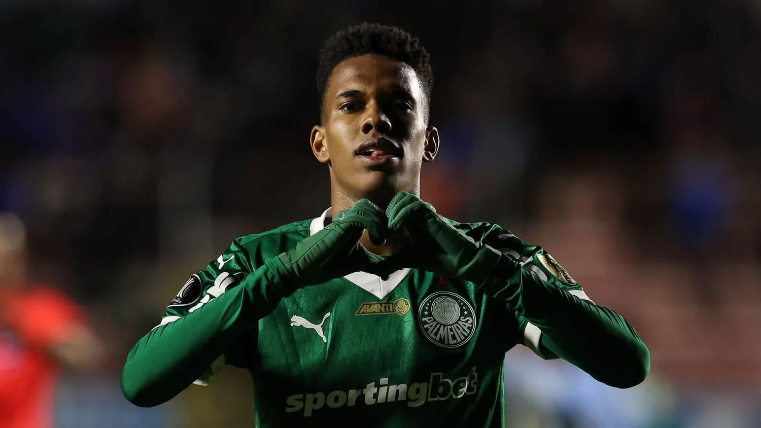 Imagem ilustrativa da imagem Palmeiras faz 1º tempo perfeito, cansa, mas encontra força para superar o Bolívar
