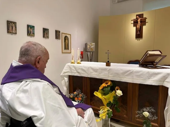 Imagem ilustrativa da imagem Papa Francisco vai fazer 1ª aparição pública após internação; saiba como vai ser