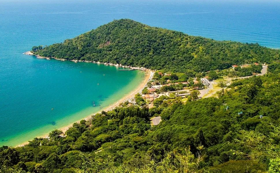 Imagem ilustrativa da imagem Quais são as 10 praias mais fotografadas do Brasil, segundo o Google Maps