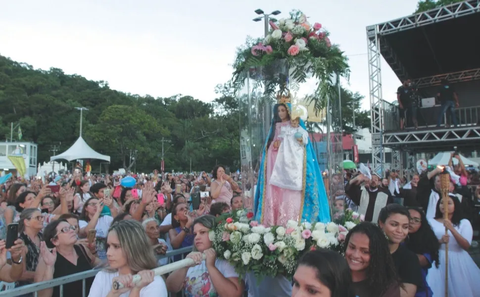 Imagem ilustrativa da imagem Segurança na Festa da Penha com 8 mil policiais, drones e helicópteros