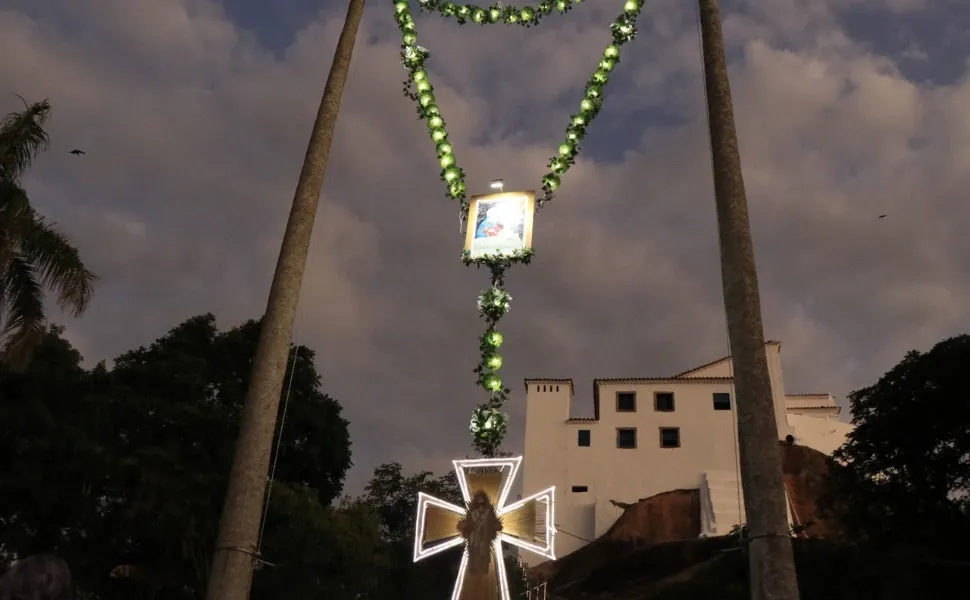 Imagem ilustrativa da imagem Terço gigante da Festa da Penha vai ter flores de tecido