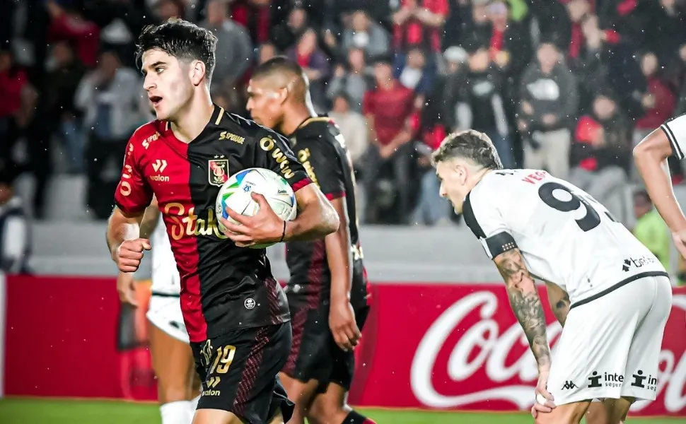 Imagem ilustrativa da imagem Vasco vacila no final e fica no empate com o Melgar na estreia da Sul-Americana