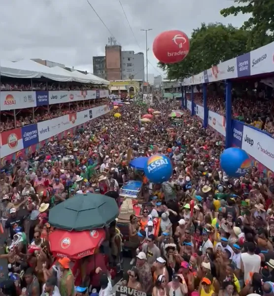 Galo da Madrugada faz desfile emocionante no sábado de Carnaval