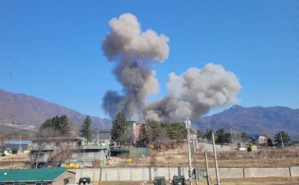 Imagem ilustrativa da imagem Avião militar sul-coreano lança bombas por engano e fere sete civis