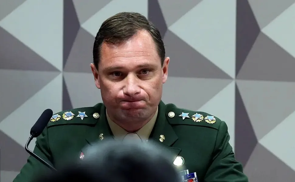 Imagem ilustrativa da imagem Prisão de Cid é decretada por Moraes, mas defesa diz que ele não foi preso