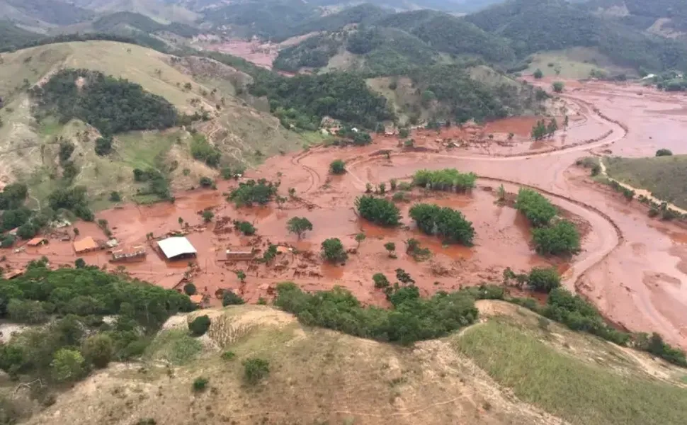 Imagem ilustrativa da imagem Governo inicia pagamentos a atingidos pelo rompimento da Barragem de Mariana