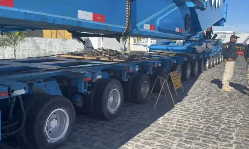 Imagem ilustrativa da imagem Comboio com transformador estaciona em Goiana e deve chegar à Paraíba nesta terça