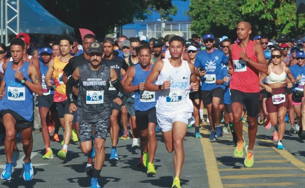 Imagem ilustrativa da imagem Corrida Alvianil alegra atletas em Vitória. Veja galeria de fotos