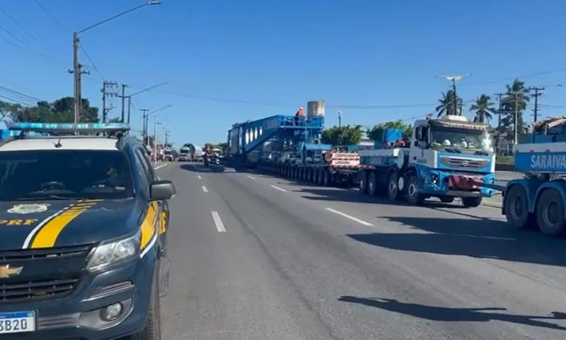 Imagem ilustrativa da imagem Depois de parar em Paulista, comboio com novo transformador ficará em Abreu e Lima