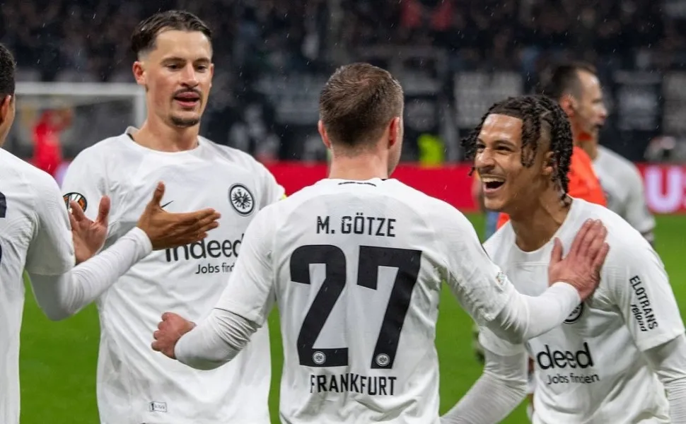 Imagem ilustrativa da imagem Eintracht goleia o Ajax e está nas quartas da Liga Europa