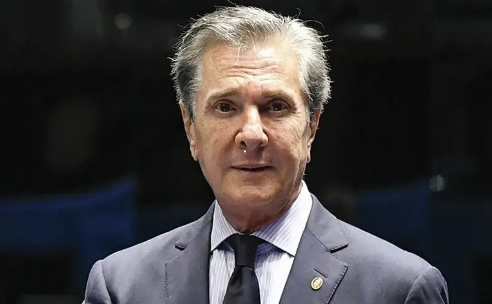 Imagem ilustrativa da imagem Ex-presidente Fernando Collor deixa presídio para cumprir pena em casa