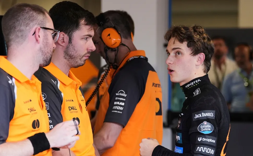 Imagem ilustrativa da imagem F1: Piastri lidera primeiro treino livre em Miami marcado por incidente com Norris