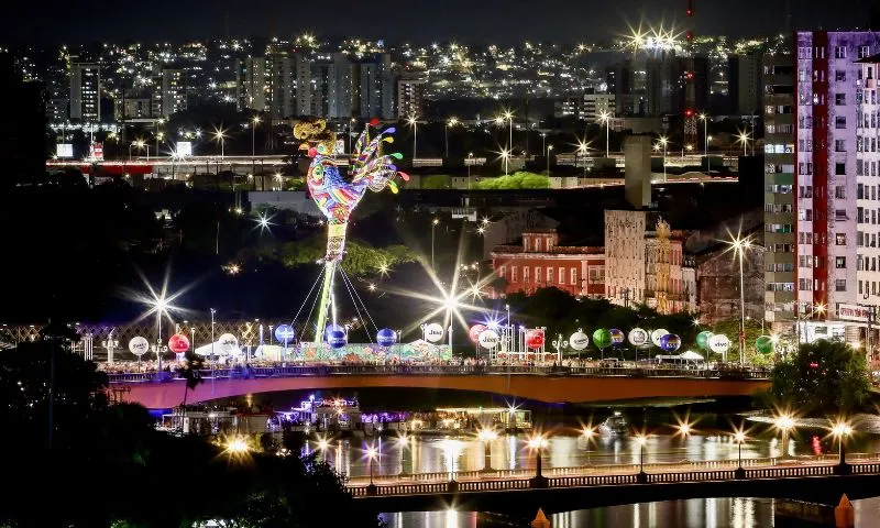 Imagem ilustrativa da imagem Folia nas ruas: como chegar ao Carnaval do Recife e Olinda sem perrengues