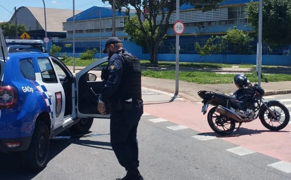 Imagem ilustrativa da imagem Foragido da Bahia é preso em Vila Velha trabalhando como motorista de aplicativo