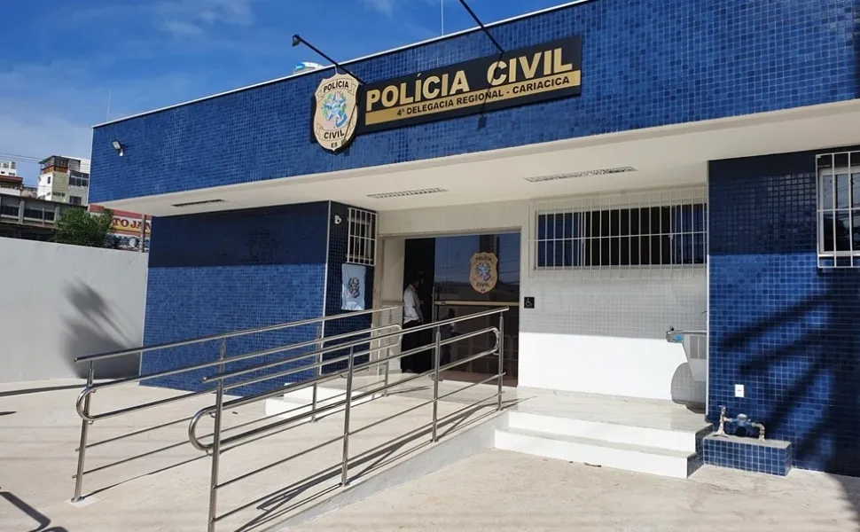 Imagem ilustrativa da imagem Jovem é presa com crack em ônibus no ES e diz que foi aliciada pelo PCC