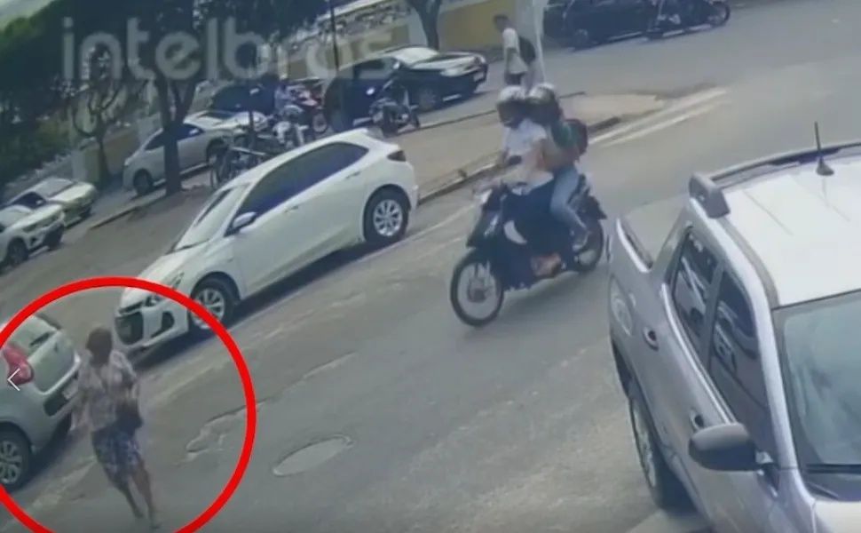 Imagem ilustrativa da imagem Idosa é atropelada ao atravessar fora da faixa de pedestres em São Mateus