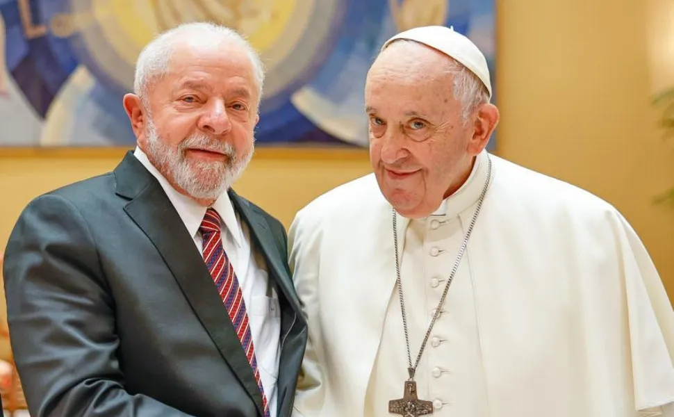 Imagem ilustrativa da imagem Lula marca missa no Alvorada pela saúde do papa Francisco