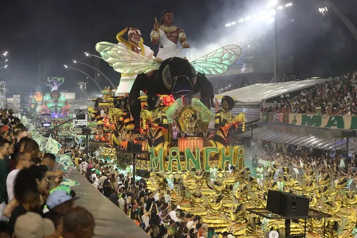 Imagem ilustrativa da imagem Mancha Verde é rebaixada no carnaval de São Paulo; veja resultados das escolas ligadas a organizadas