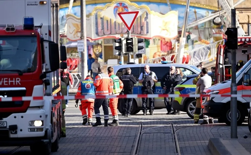 Imagem ilustrativa da imagem Motorista atropela multidão em carnaval na Alemanha; uma pessoa morreu