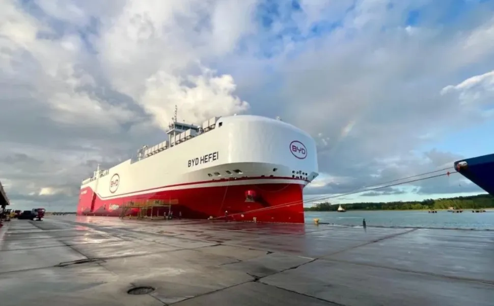 Imagem ilustrativa da imagem Navio da BYD traz mais de 5 mil carros elétricos e aquece mercado no ES