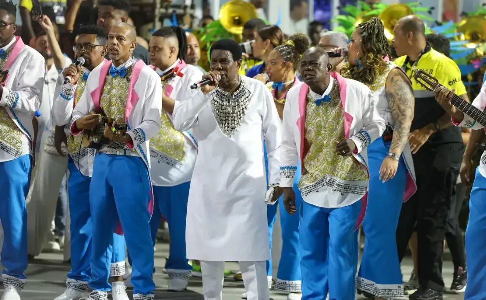 Imagem ilustrativa da imagem Neguinho da Beija-Flor faz seu último desfile disputando título