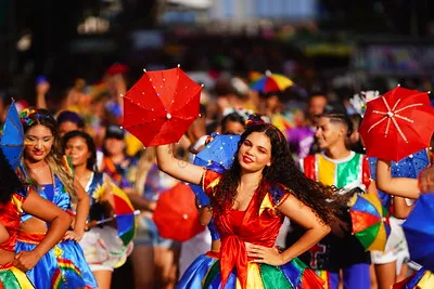 Imagem ilustrativa da imagem O sábado será do Baile Municipal do Recife. Veja o que esperar da festa