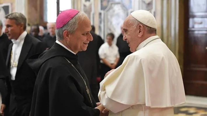 Imagem ilustrativa da imagem Quem é o cardeal de Chicago que pode ‘unir todas as tribos’ no conclave