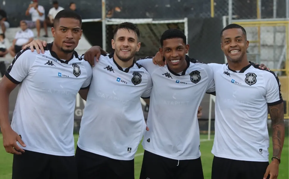 Imagem ilustrativa da imagem Rio Branco vence o Porto e dorme na liderança do grupo