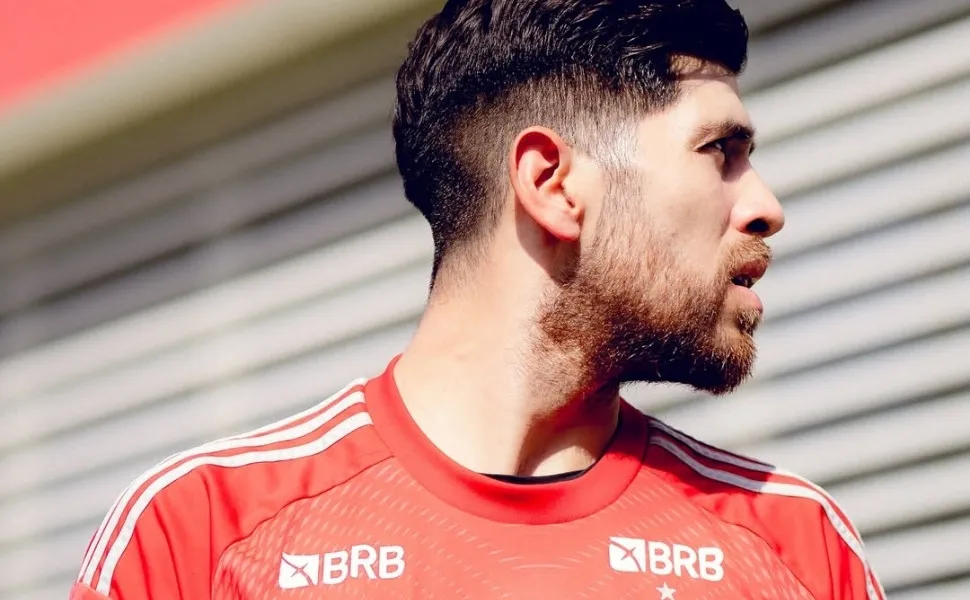 Imagem ilustrativa da imagem Rossi, do Flamengo, desabafa após tiros no carro: 'vítima da falta de segurança'