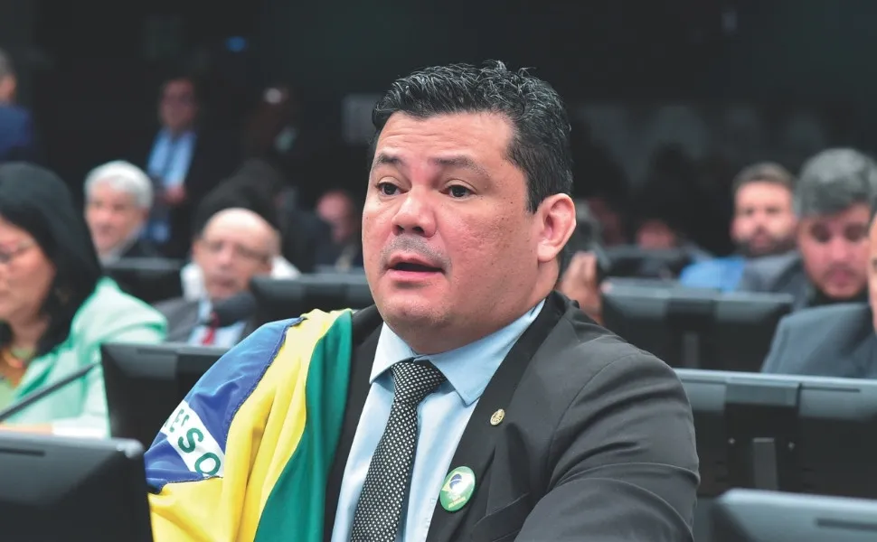 Imagem ilustrativa da imagem Suplente de Gilvan da Federal não será chamado para assumir mandato em Brasília