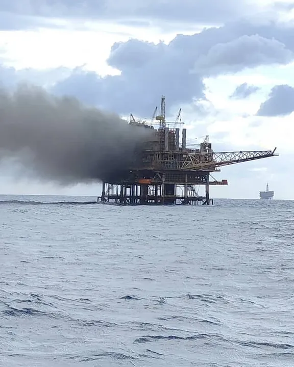 Imagem ilustrativa da imagem Trabalhador fica ferido após incêndio em plaforma da Petrobras