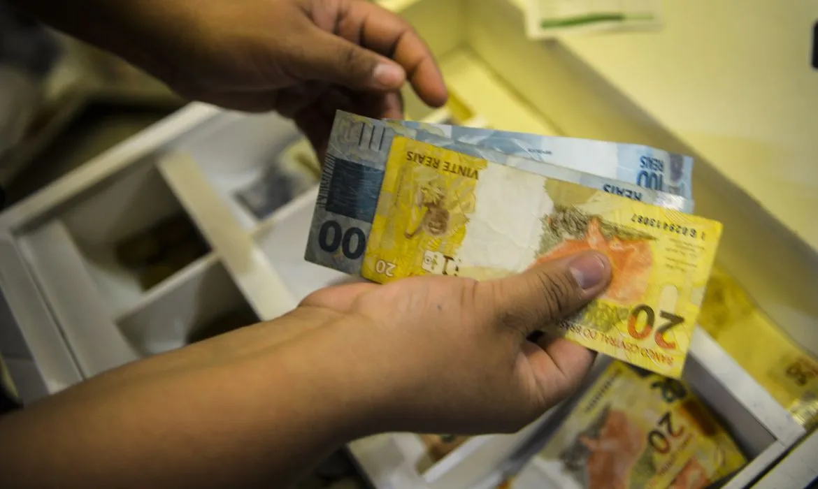 Imagem ilustrativa da imagem Portabilidade de consignado para CLT entre bancos começa a valer