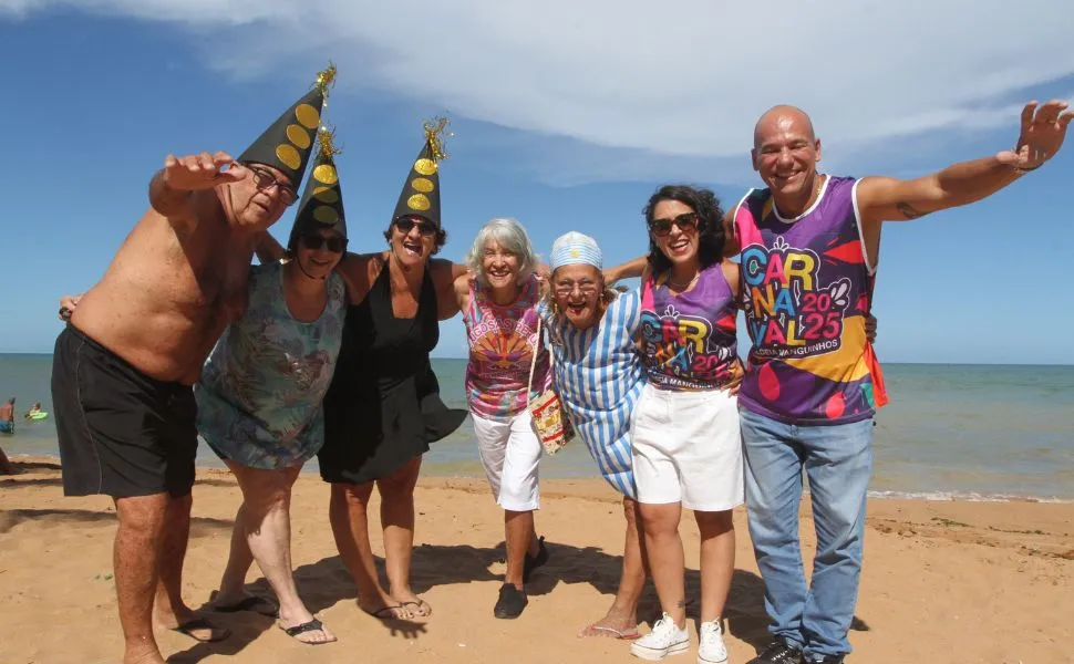 Imagem ilustrativa da imagem Tradição de 67 anos em banho de mar em Manguinhos, na Serra