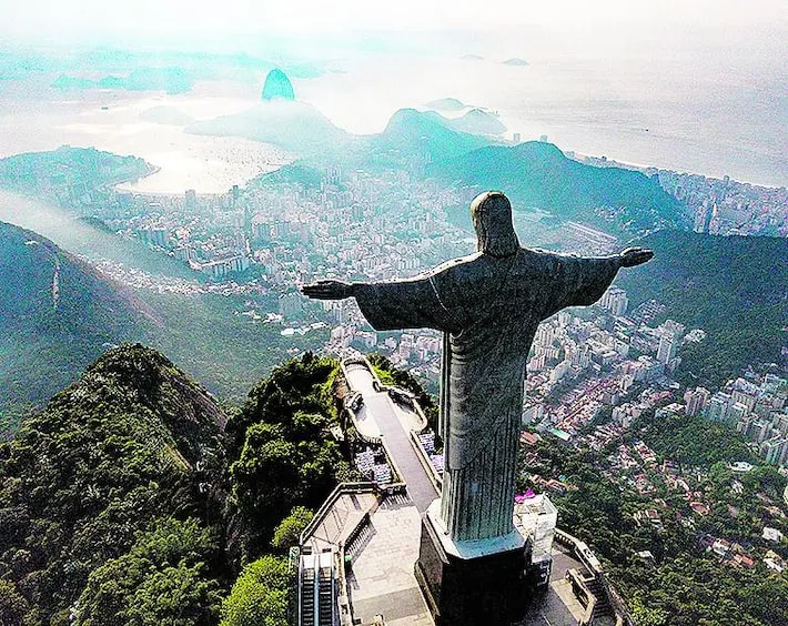 Imagem ilustrativa da imagem Turista morre após passar mal em escadaria do Cristo Redentor, no Rio de Janeiro