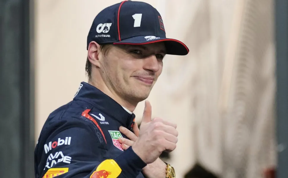Imagem ilustrativa da imagem Verstappen evita falar sobre rumores de ida à Mercedes na F1