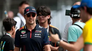 Imagem ilustrativa da imagem Cadillac estuda dupla experiente com Bottas e Pérez para a estreia na F1 em 2026