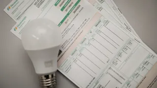 Imagem ilustrativa da imagem Nova lei deve incluir mais 1 milhão de pernambucanos na tarifa social de energia