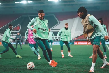 Imagem ilustrativa da imagem AZ Alkmaar e Tottenham na tela da TV Tribuna/Band