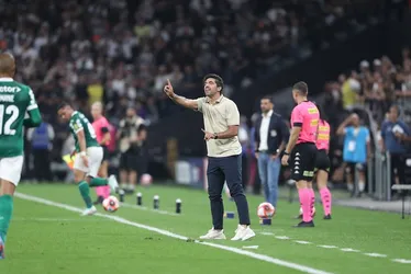 Imagem ilustrativa da imagem Abel se desculpa após bronca na torcida do Palmeiras: ‘Nunca esquecerei o que fizeram por mim’