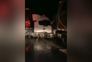 Imagem ilustrativa da imagem Acidente com morte interdita completamente a BR-101 no Norte do ES