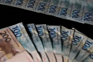 Imagem ilustrativa da imagem Governo propõe salário mínimo de R$ 1.630 em 2026