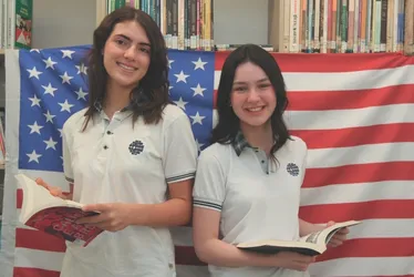 Imagem ilustrativa da imagem Aprovadas para cursos em universidades americanas