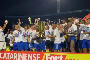 Imagem ilustrativa da imagem Avaí empata com a Chapecoense é campeão em Santa Catarina