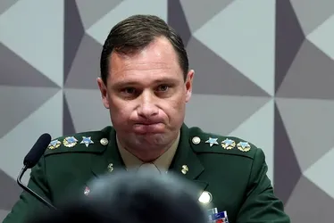 Imagem ilustrativa da imagem Moraes determina cumprimento de pena de Cid e retirada de tornozeleira