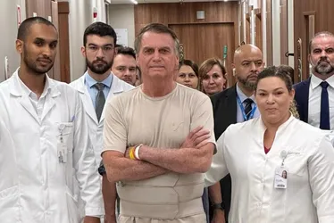 Imagem ilustrativa da imagem Bolsonaro diz que deixará hospital em Brasília neste domingo