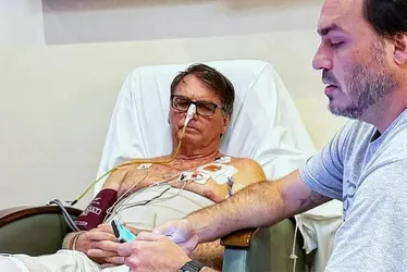 Imagem ilustrativa da imagem STF intima Bolsonaro no hospital após ex-presidente fazer live internado